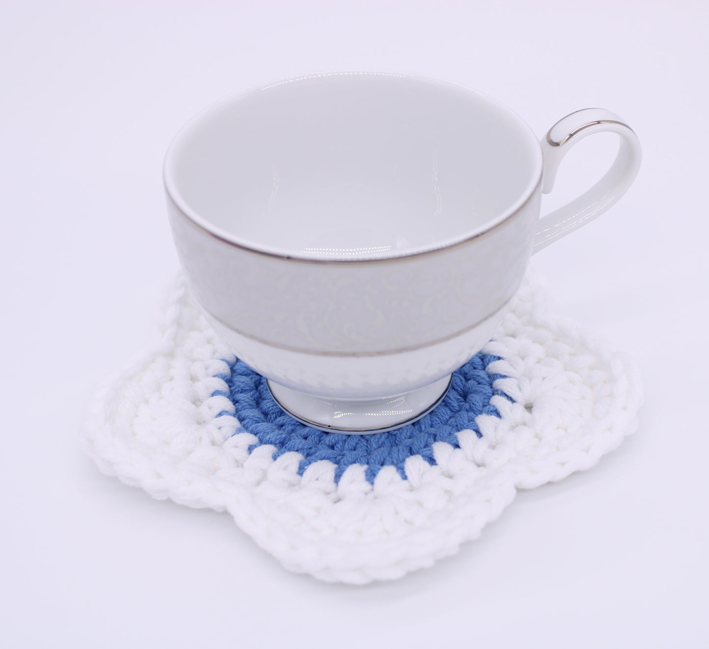 White/Blue Flower Coaster