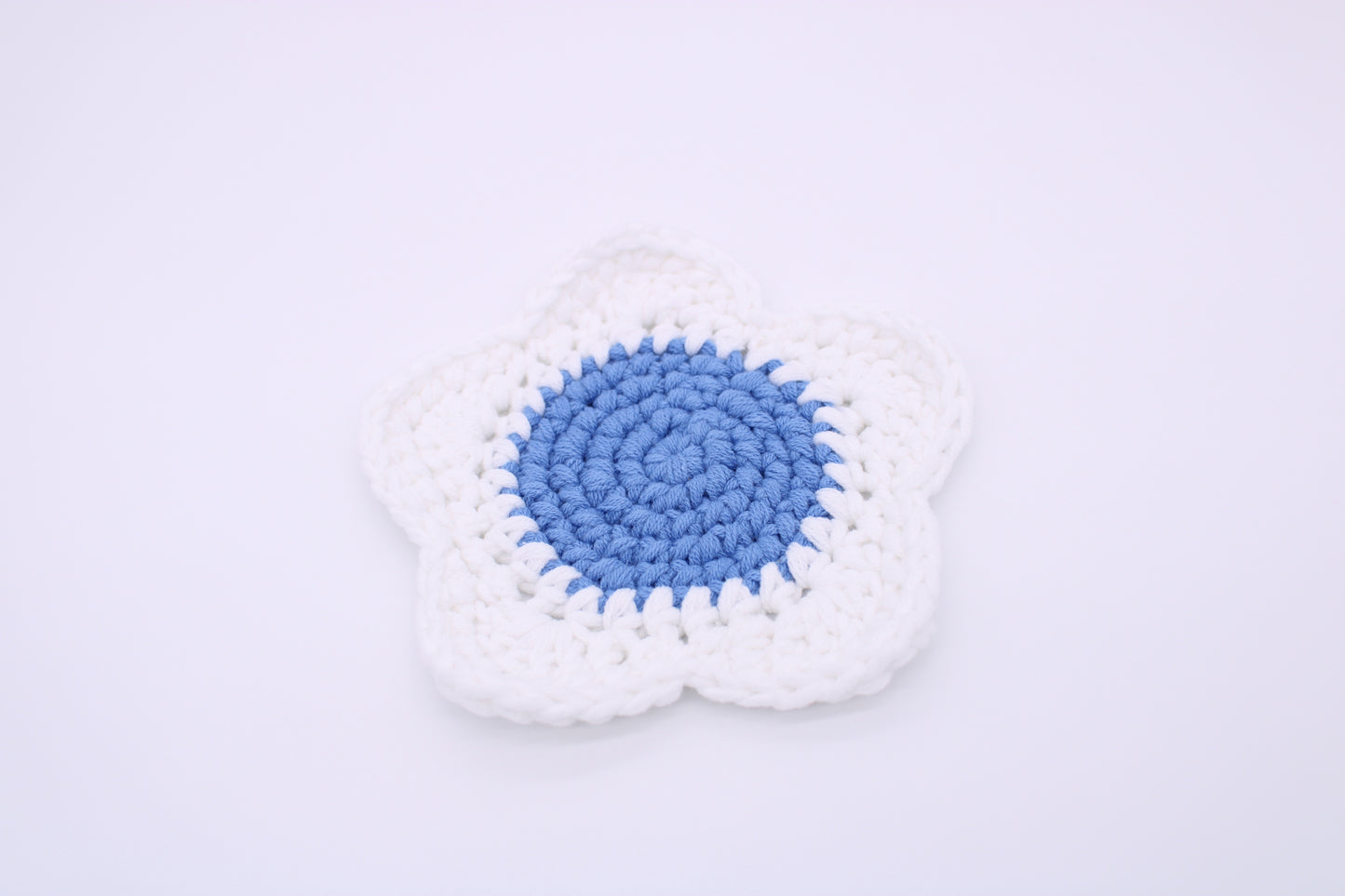 White/Blue Flower Coaster