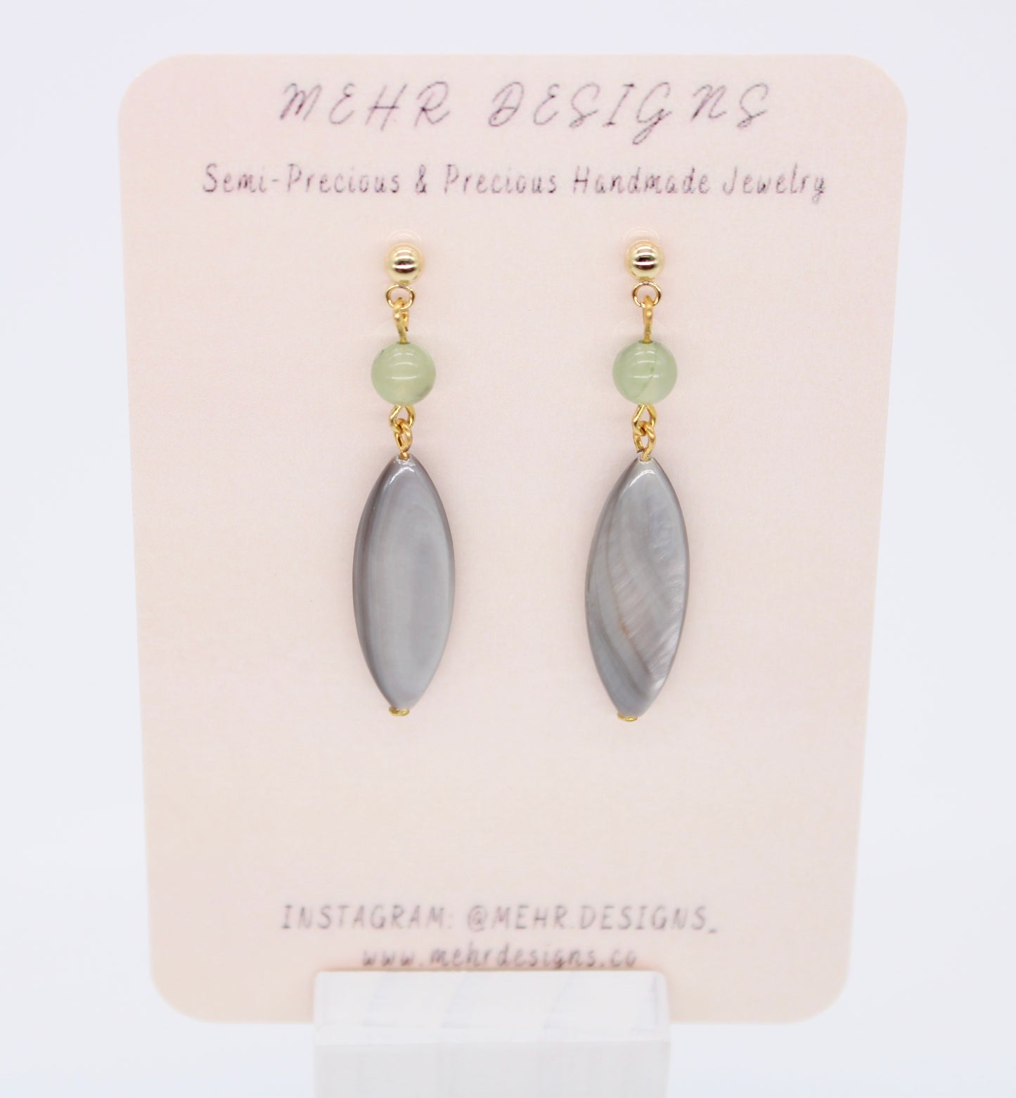 Mother of Pearl-Garnet Earrings