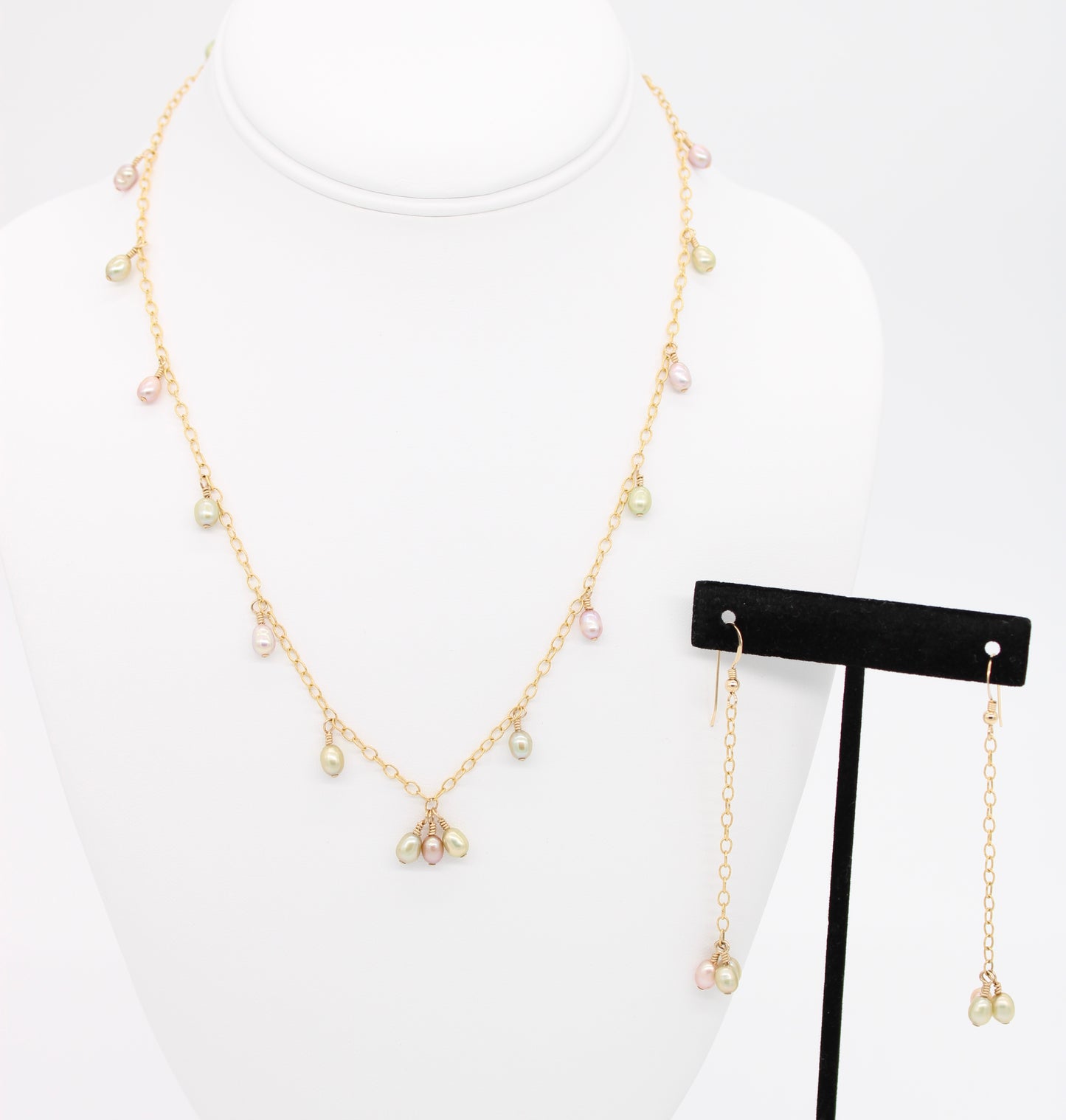 Dangle Freshwater Pearl Necklace