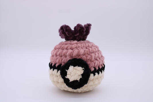 Free Crochet Pattern: Medium Size Pokemon Poke Ball with a Crown