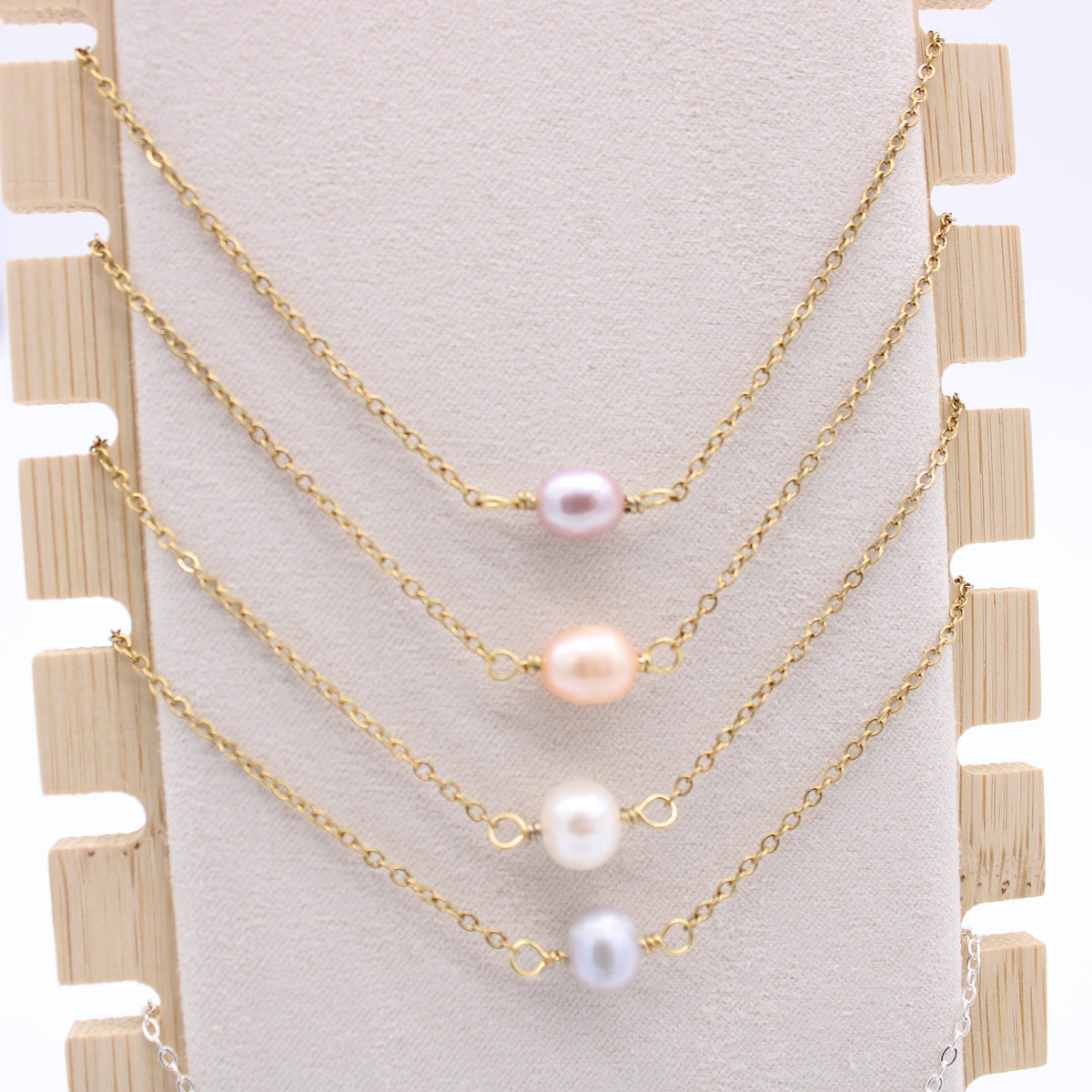 Solitaire Pearl Necklace