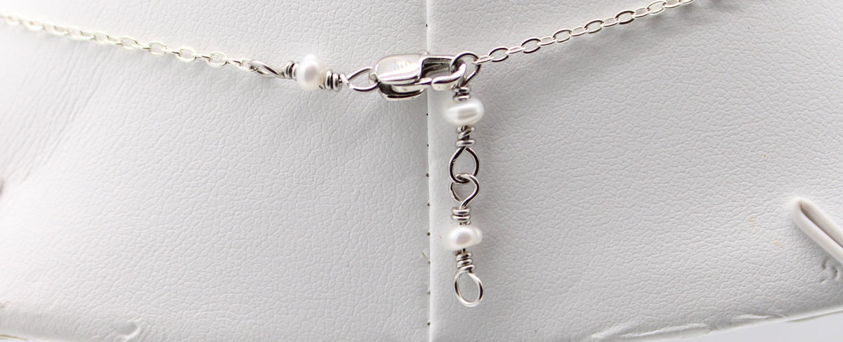 Solitaire Pearl Necklace