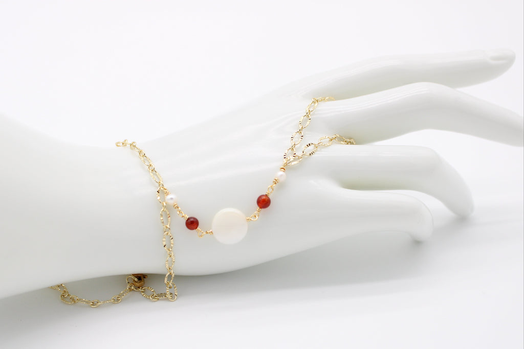 Carnation HandChain