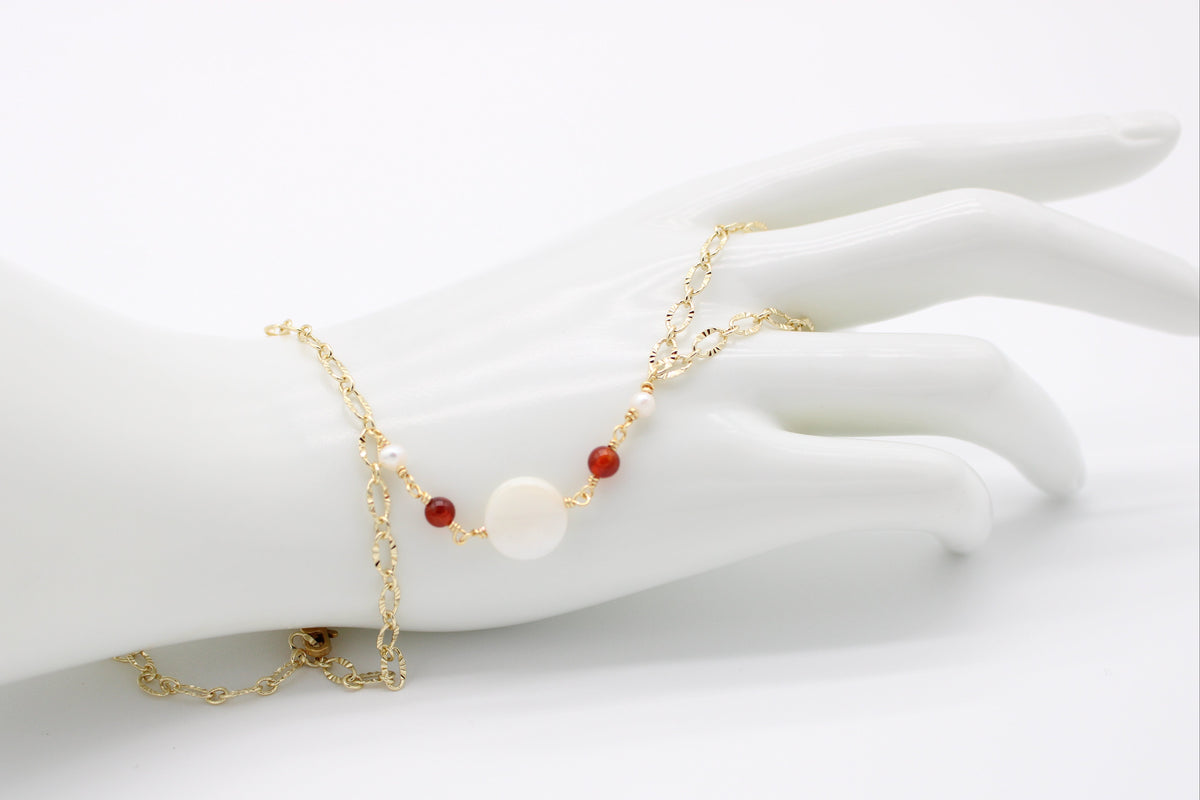 Carnation HandChain