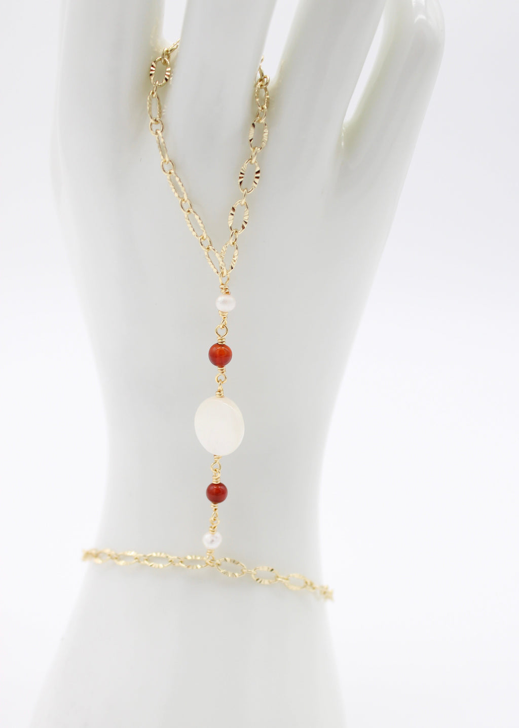 Carnation HandChain