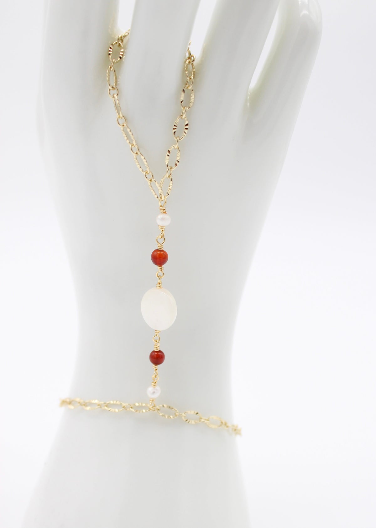 Carnation HandChain