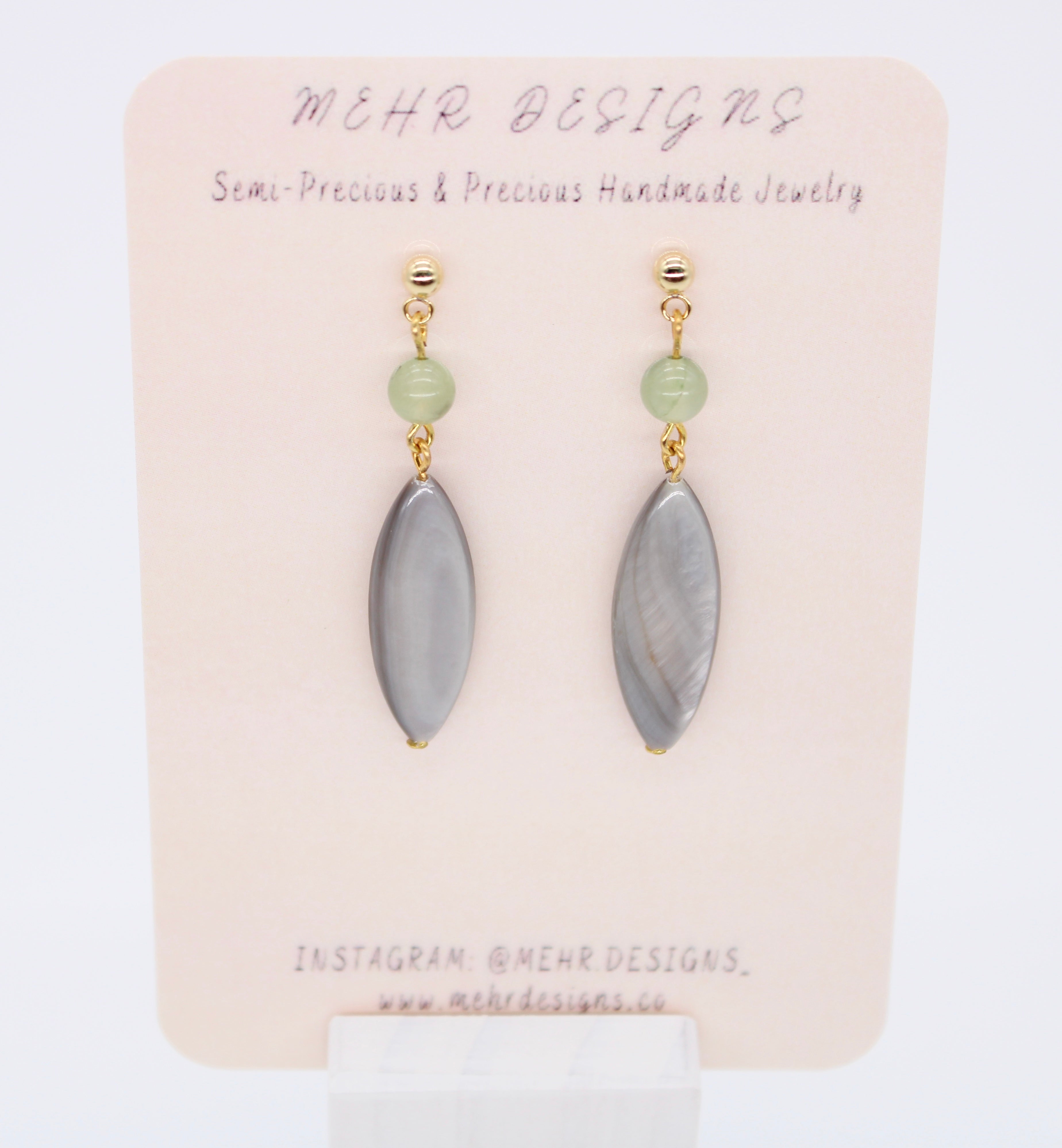 Mother of Pearl-Garnet Earrings
